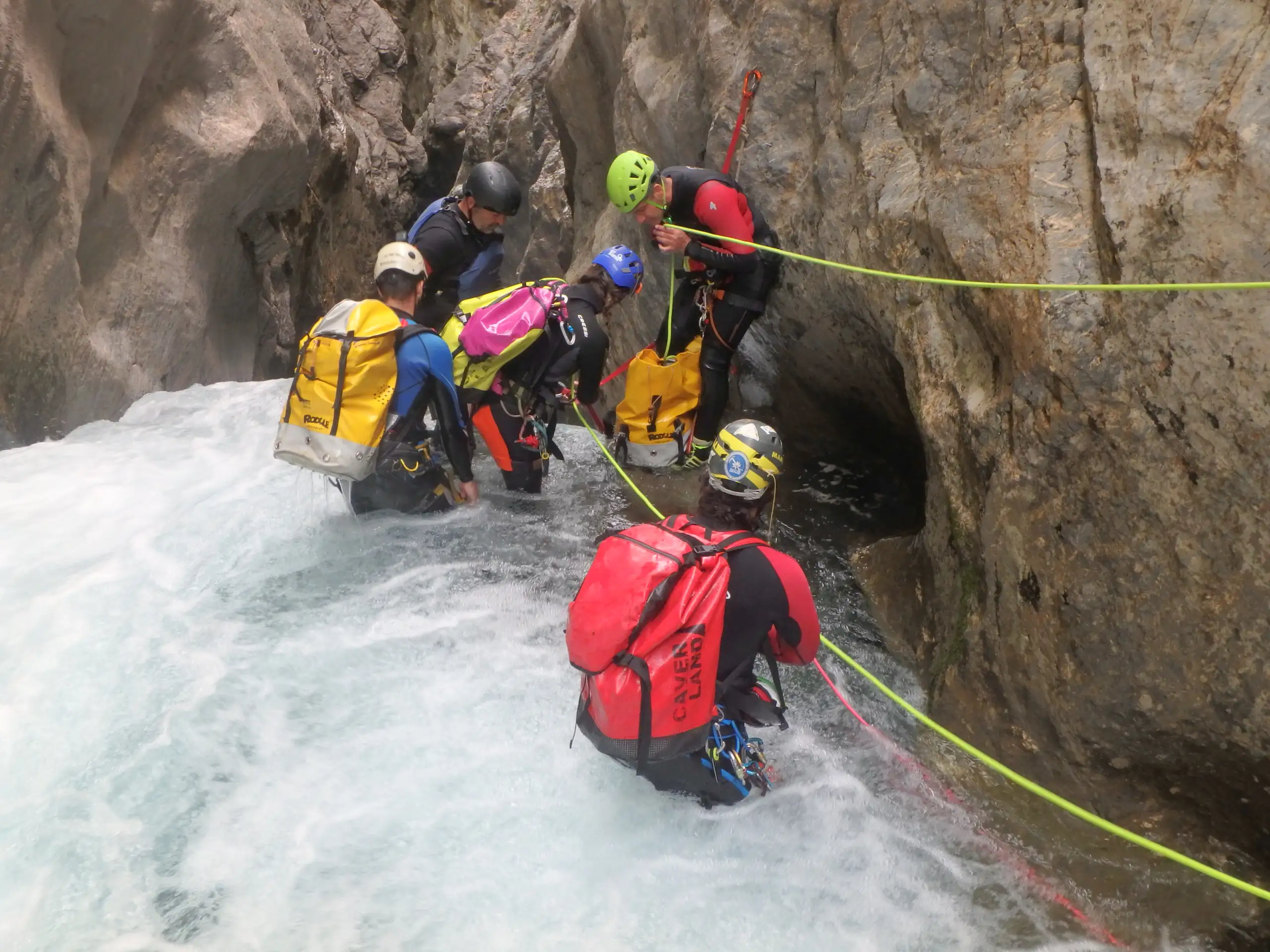 Rescue 3 WCT-REC: Rescate en barrancos acuáticos para barranquistas de nivel avanzado